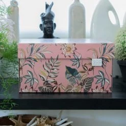 Dutch Design Brand Boîtes Boite De Rangement Floral Garden 39,5x32x21cm Carton Rose 10 Dutch Design Brand Boîtes Boite De Rangement Floral Garden 39,5x32x21cm Carton Rose -Accessoires de cheminée Soldes boite de rangement floral garden 39 5x32x21cm carton rose 2