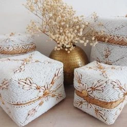 My Bliss Home Paniers Et Corbeilles Boîtes Balinaises Blanches Avec Coquillage Lot De 3 -Accessoires de cheminée Soldes boites balinaises blanches avec coquillage lot de 3 1