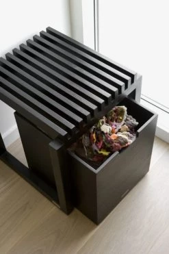 Skagerak Boîtes Grande Boîte Avec Roulettes En Bois Noir -Accessoires de cheminée Soldes grande boite avec roulettes en bois noir 2