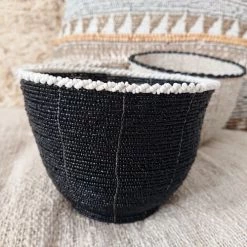 My Bliss Home Paniers Et Corbeilles Petit Pot Noir Et Blanc En Perles De Verre 10x13 Cm -Accessoires de cheminée Soldes petit pot noir et blanc en perles de verre 10x13 cm 1